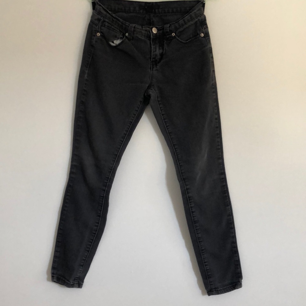 H&M | Black Skinny Jeans